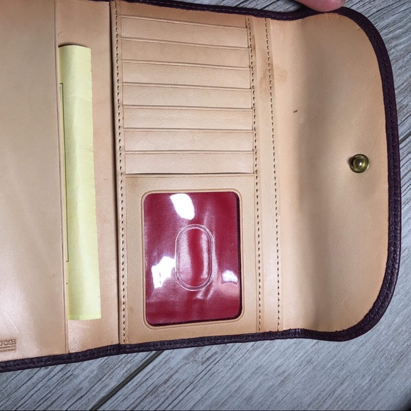 ****SOLD*** Dooney and Bourke leather wallet - Picture 4 of 6